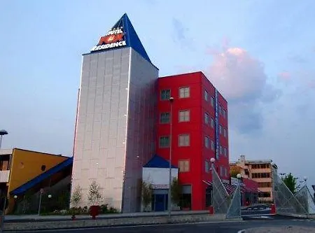 Hotel Fox 4*